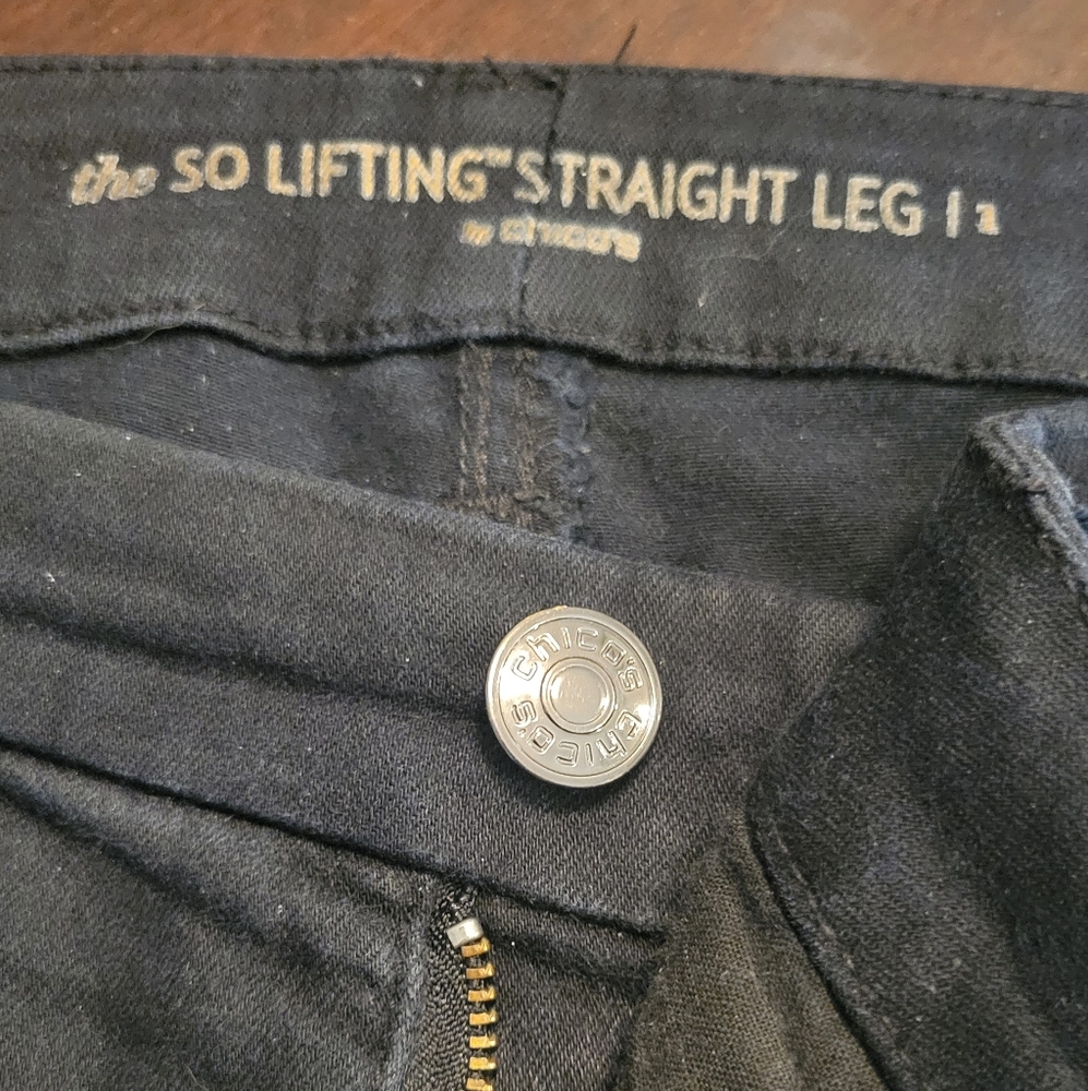 Chico's Black Straight Leg Jeans with Classic Denim Style